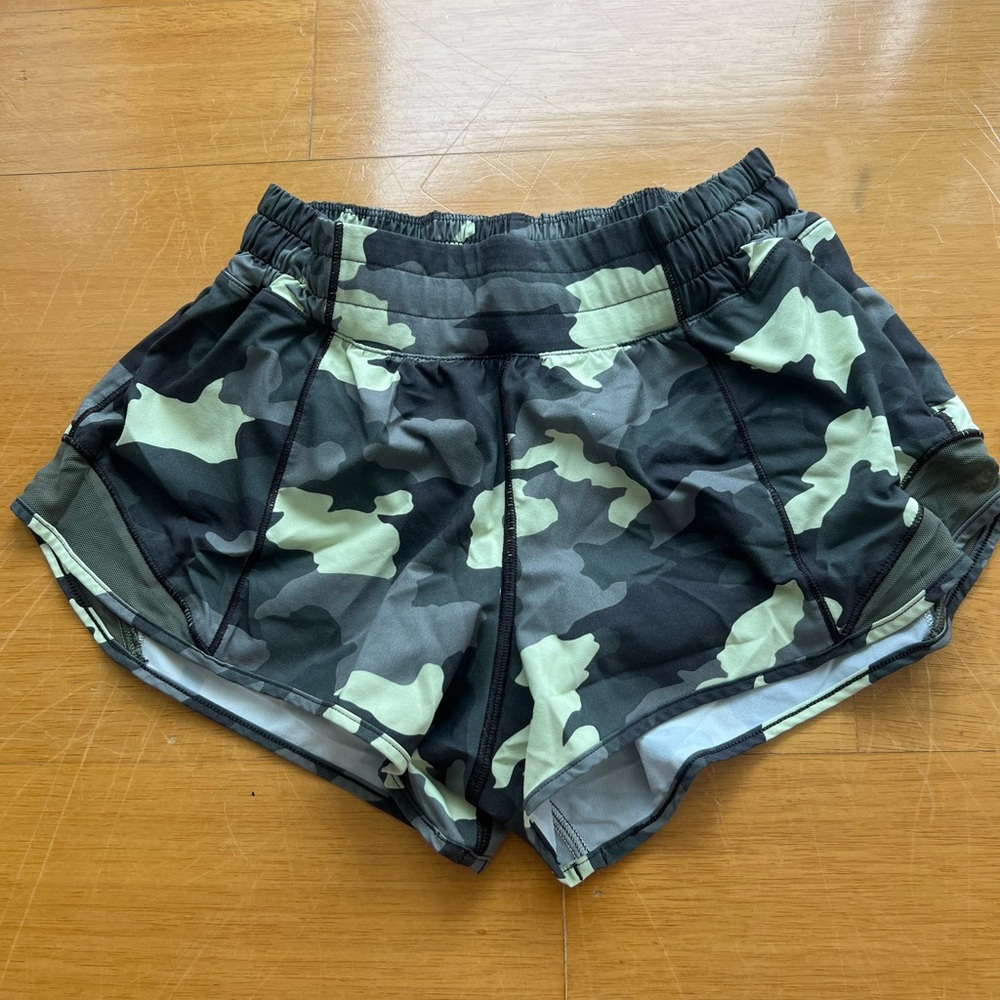 Lululemon women’s hotty hot shorts